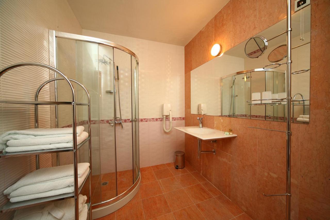 Hotel City Pleven Exterior foto